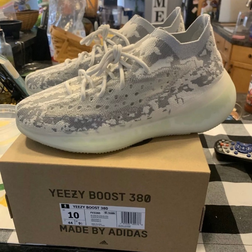 Yeezy 380 Alien Mens